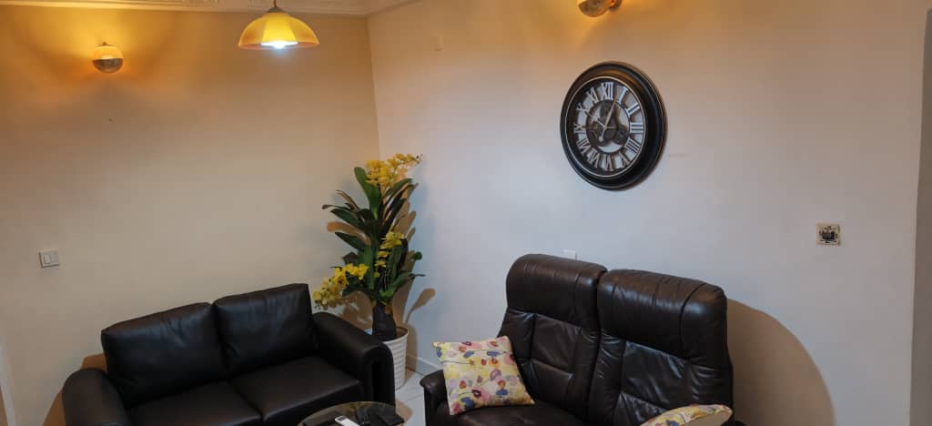 STUDIO PARLOR